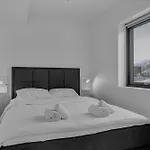 Northstay - Skyline L Penthouse L Center