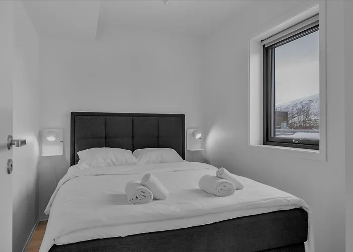 Northstay - Skyline L Penthouse L Center